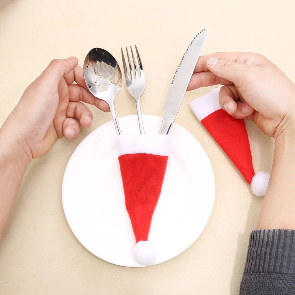 Christmas Table Decor Kit With Cutlery Protection For Hosts - Caspri